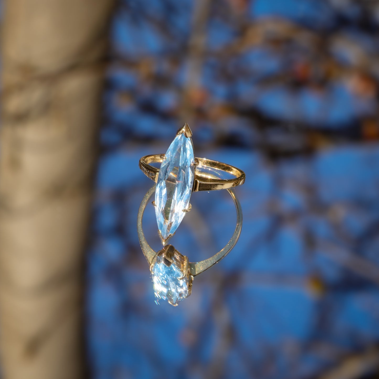 Solitaire Blue marquise Ring