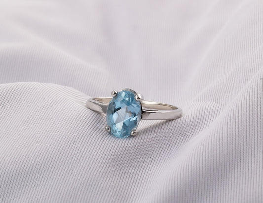 Aquamarine Ring in White Gold